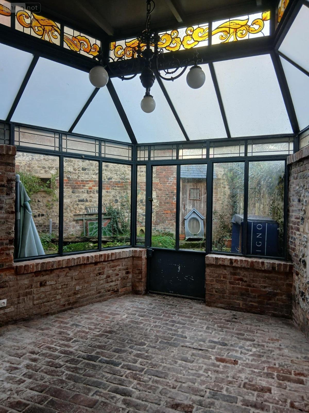 Location fonds et murs commerciaux Honfleur 14600 Calvados 92 m2  1300 euros