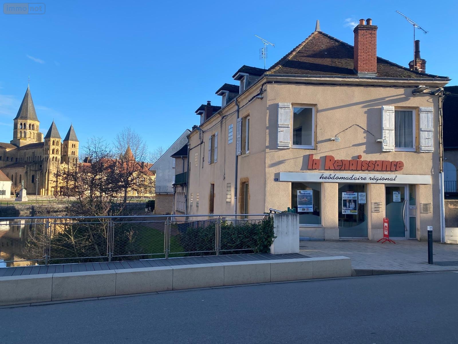 Immeuble a vendre Paray-le-Monial 71600 Saône-et-Loire 297 m2  587480 euros