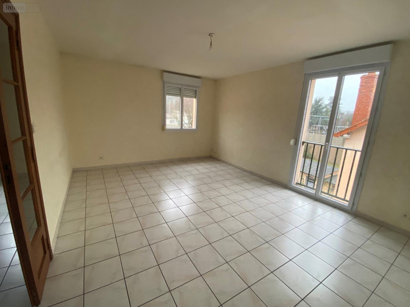 Location appartement Cluny 71250 Saône-et-Loire 71 m2 3 pièces 760 euros