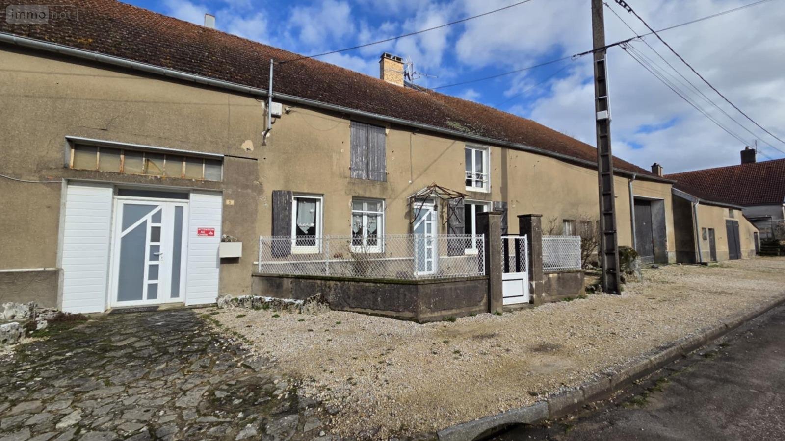 Maison a vendre Pressigny 52500 Haute-Marne 150 m2 4 pièces 115000 euros