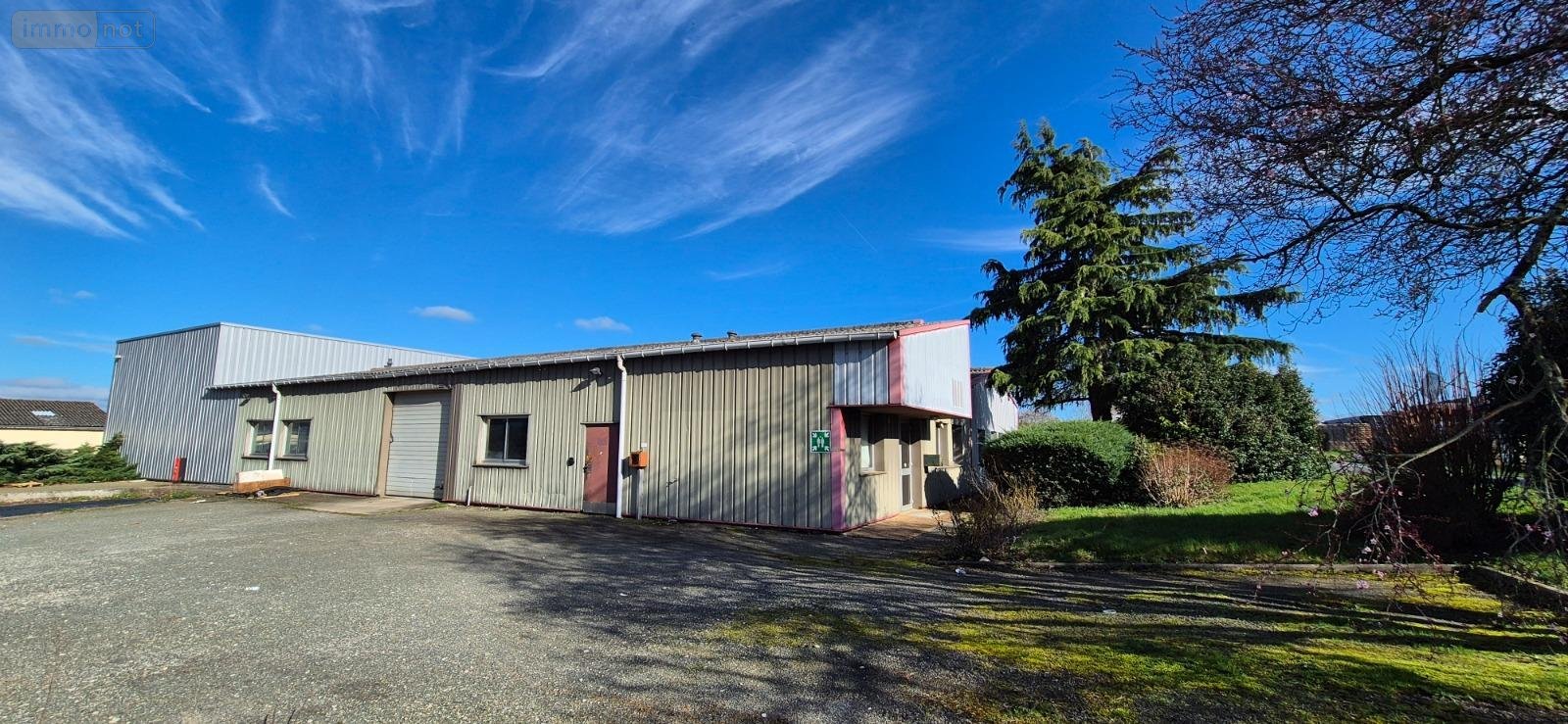 Fonds et murs commerciaux a vendre Cherré-Au 72400 Sarthe 135 m2  262600 euros