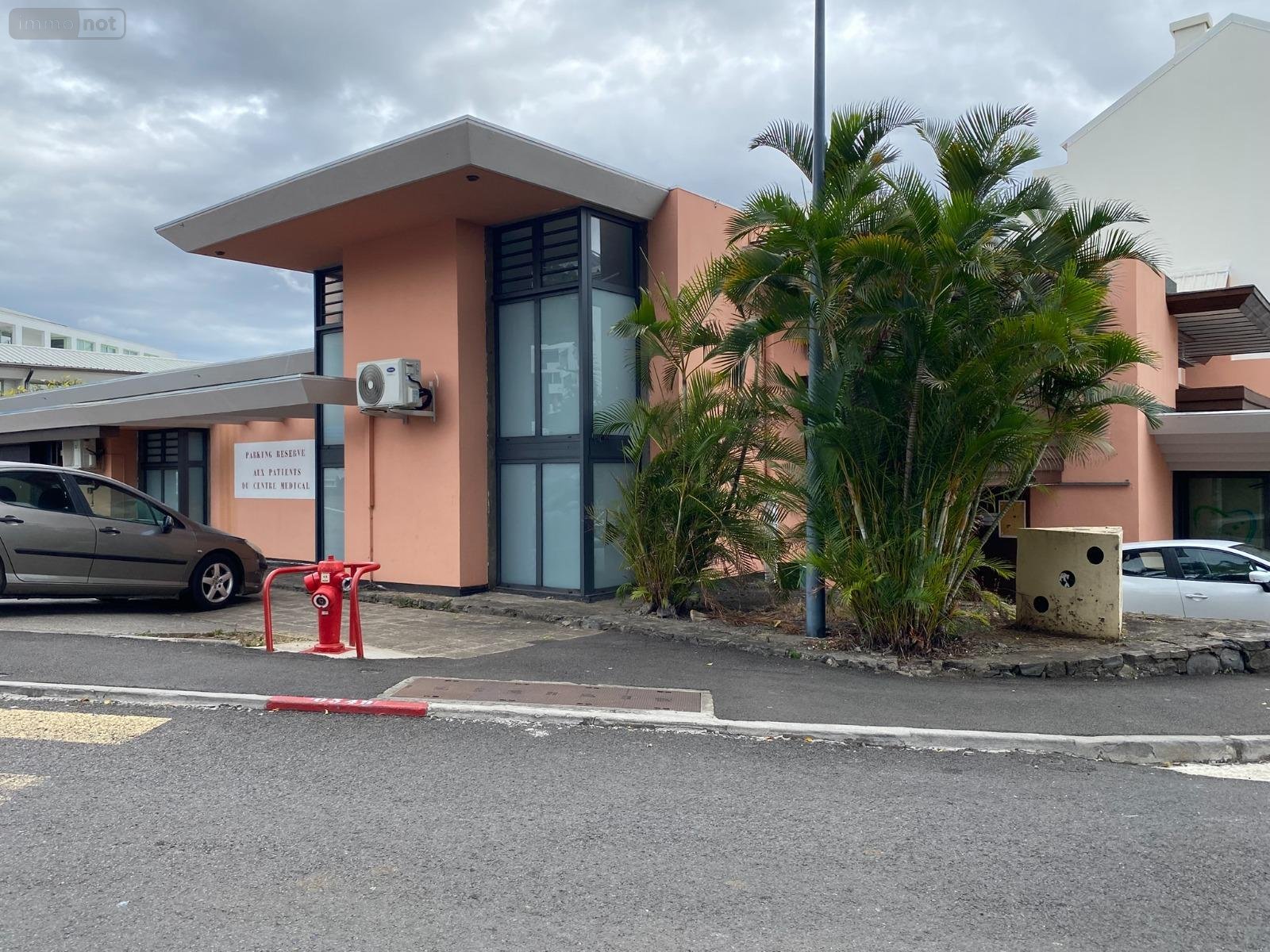 Fonds et murs commerciaux a vendre Saint-Paul 97460 Réunion  917300 euros