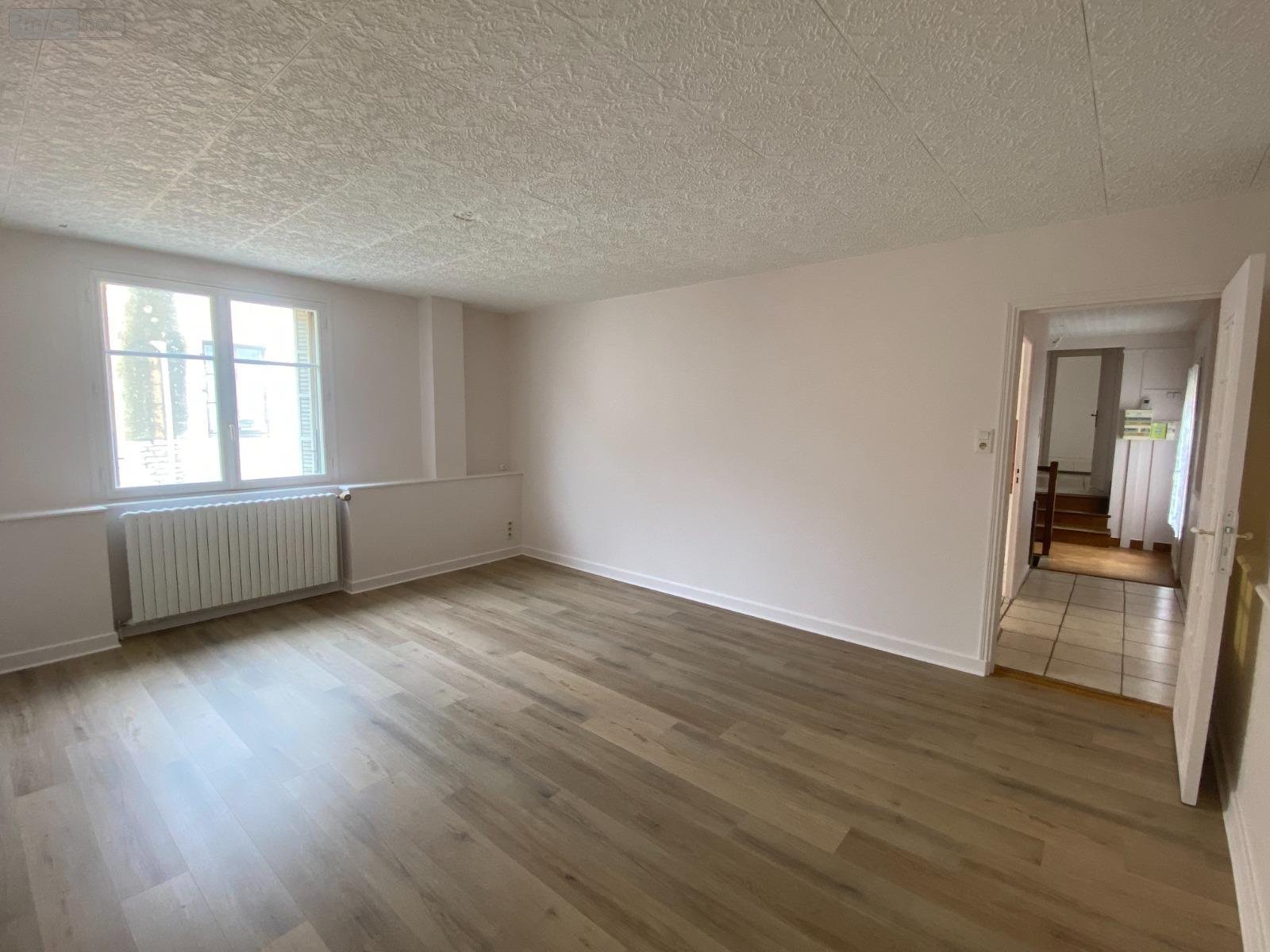 Location appartement Salornay-sur-Guye 71250 Saône-et-Loire 82 m2 3 pièces 680 euros