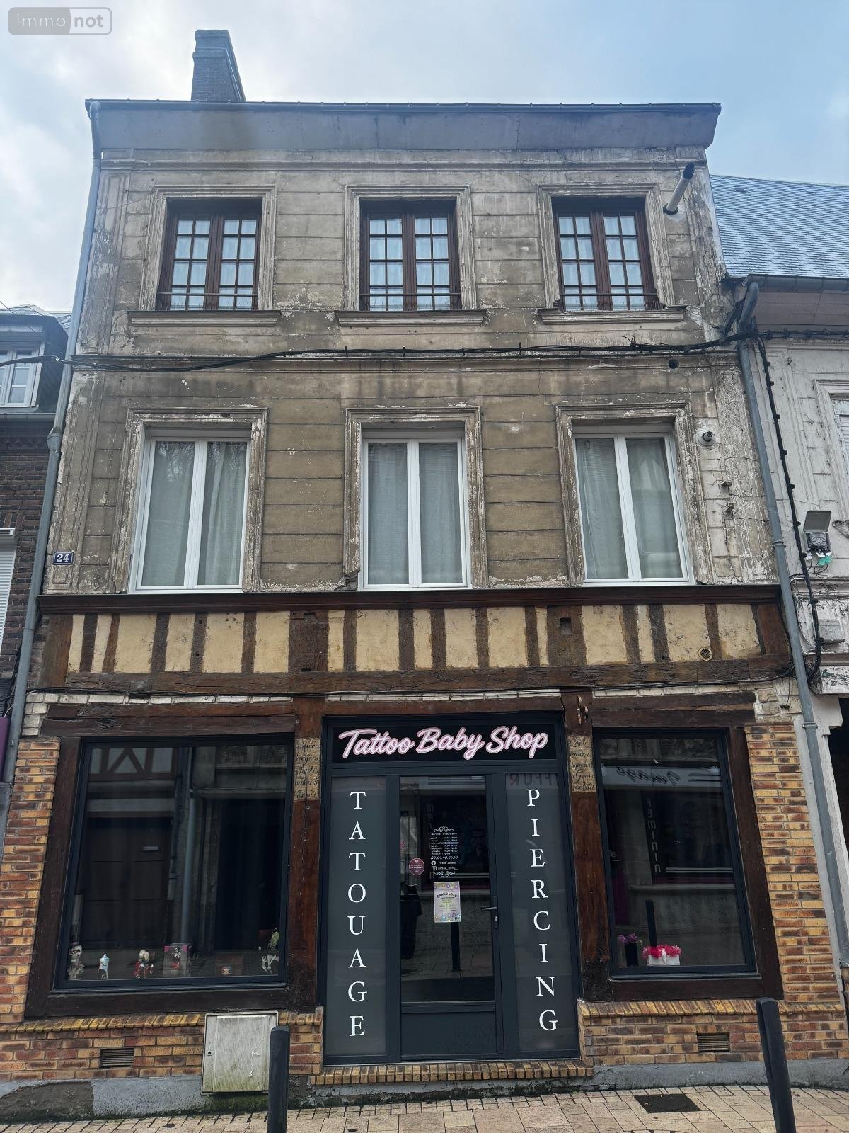 Immeuble a vendre Beaumont-le-Roger 27170 Eure 100 m2  121325 euros