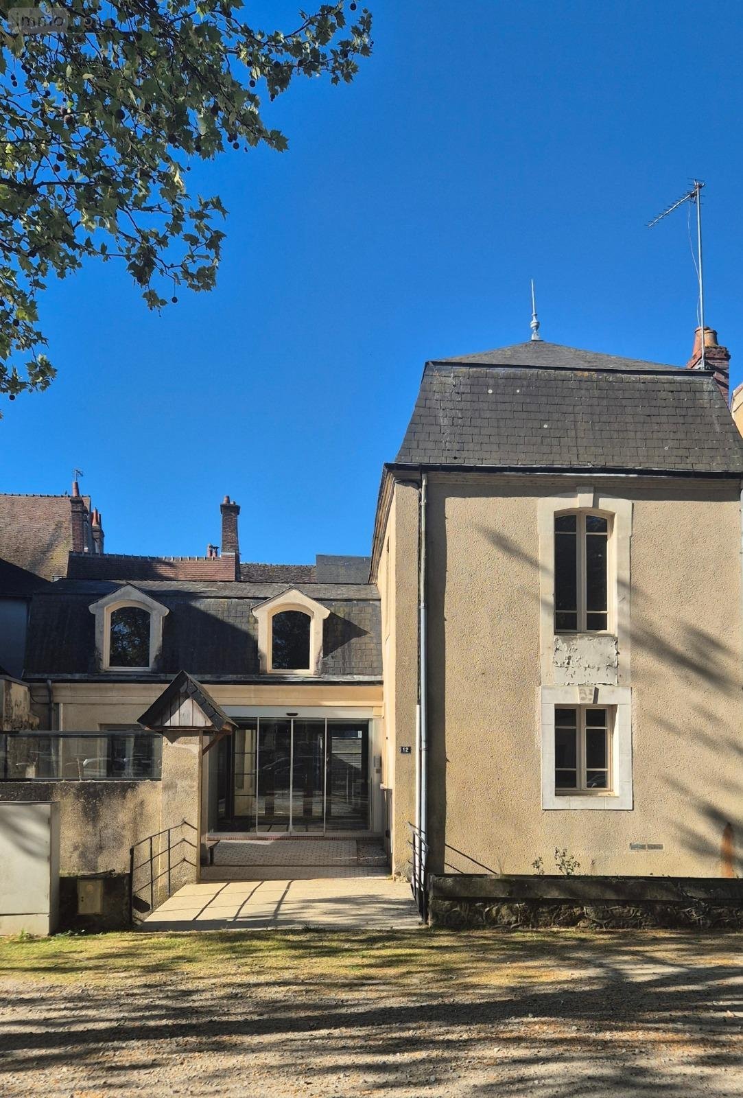 Fonds et murs commerciaux a vendre La-Ferté-Bernard 72400 Sarthe 250 m2  283400 euros