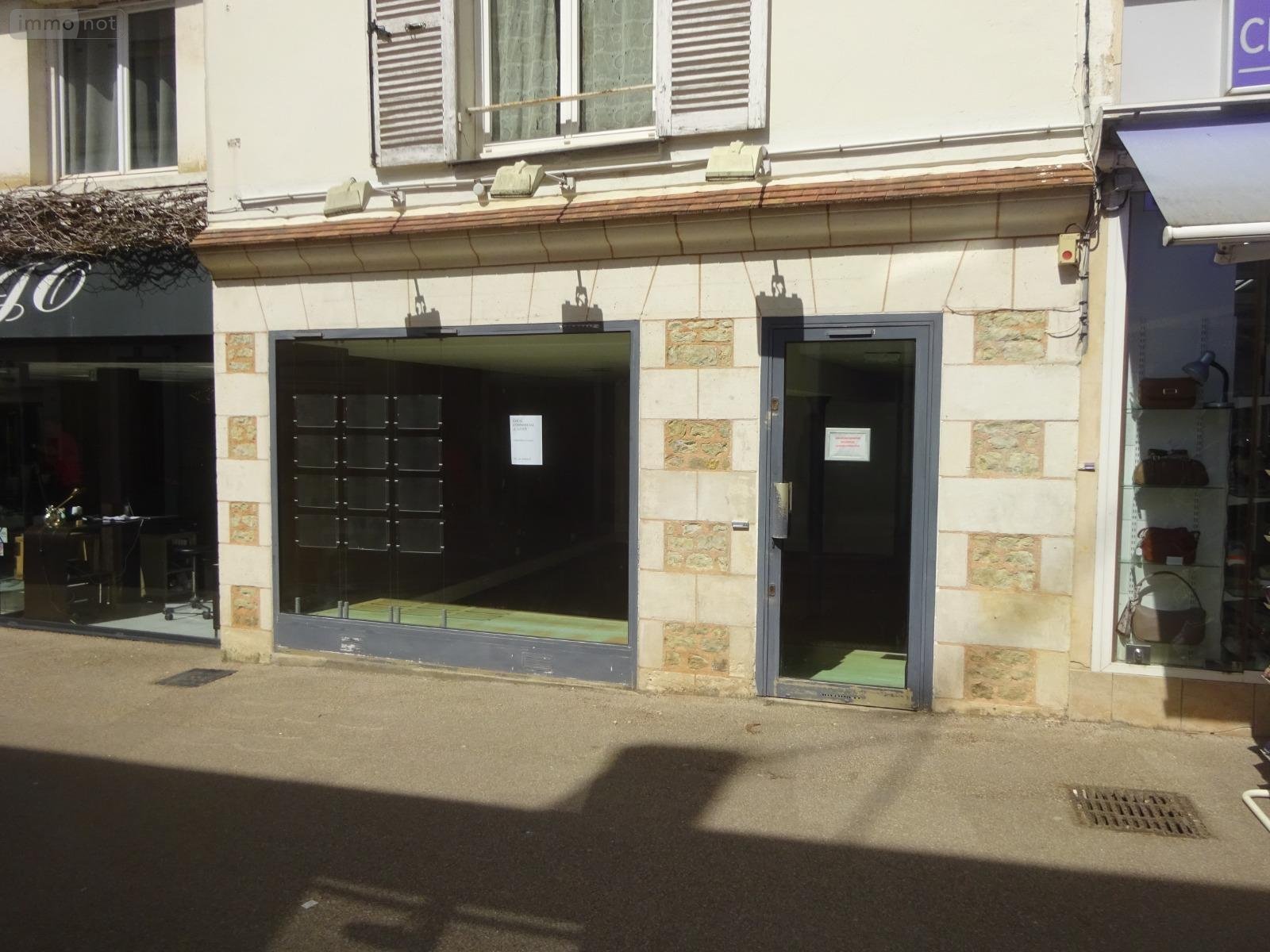 Location fonds et murs commerciaux Nogent-le-Rotrou 28400 Eure-et-Loir 44 m2  790 euros