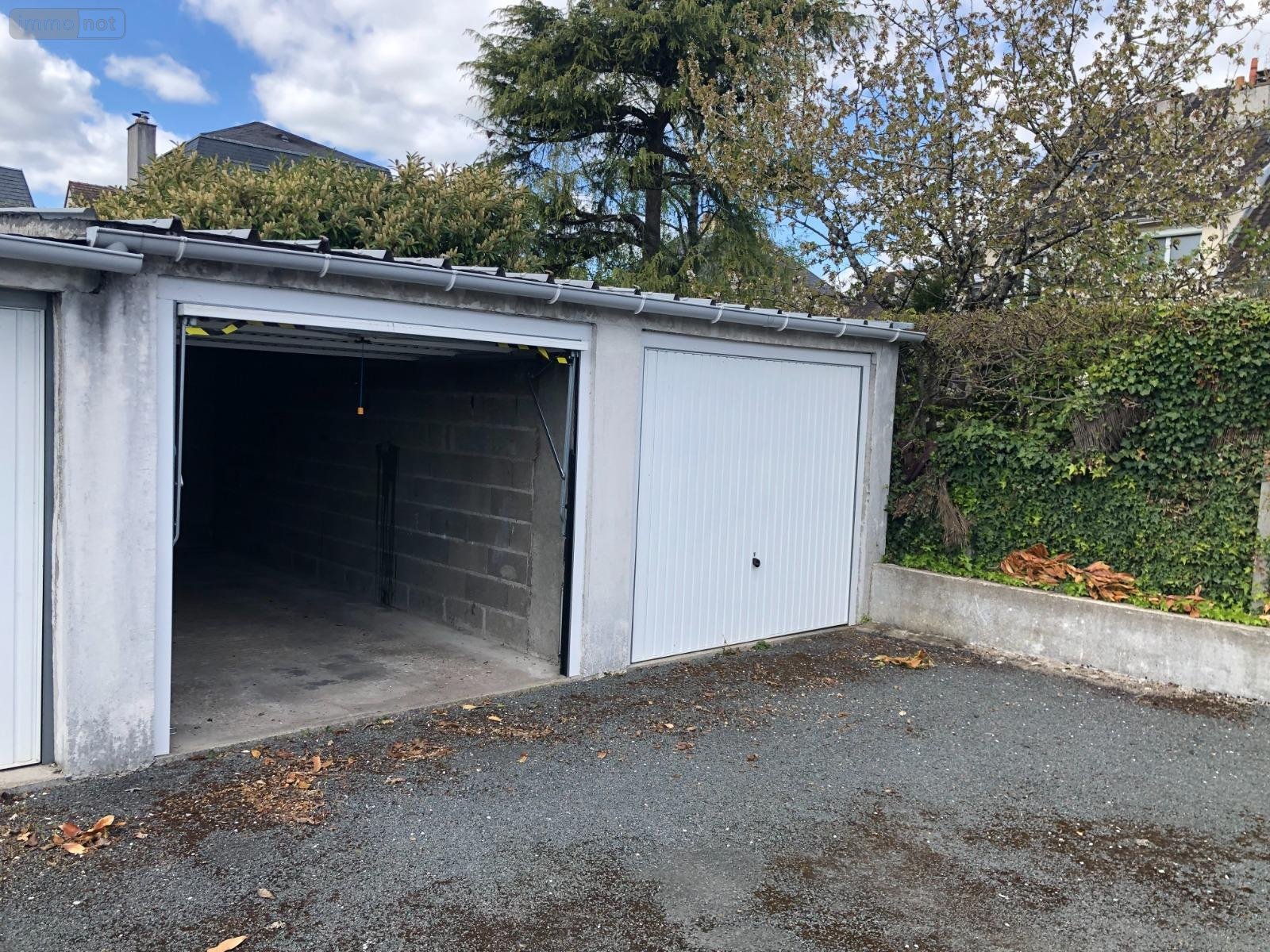 Garage et parking a vendre Orléans 45000 Loiret 16 m2  15500 euros