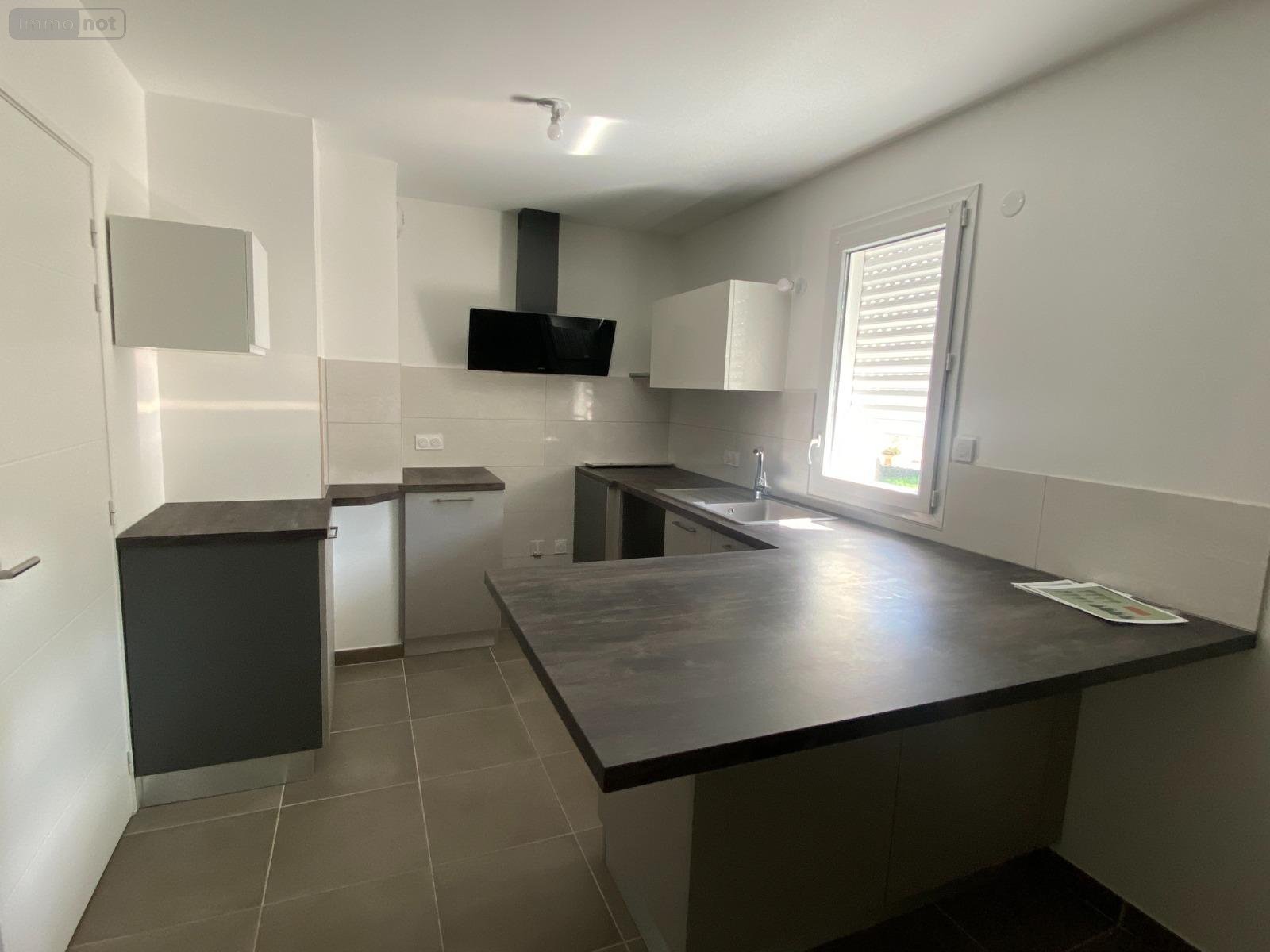 Location appartement La Roche-Vineuse 71960 Saône-et-Loire 84 m2 4 pièces 1027 euros