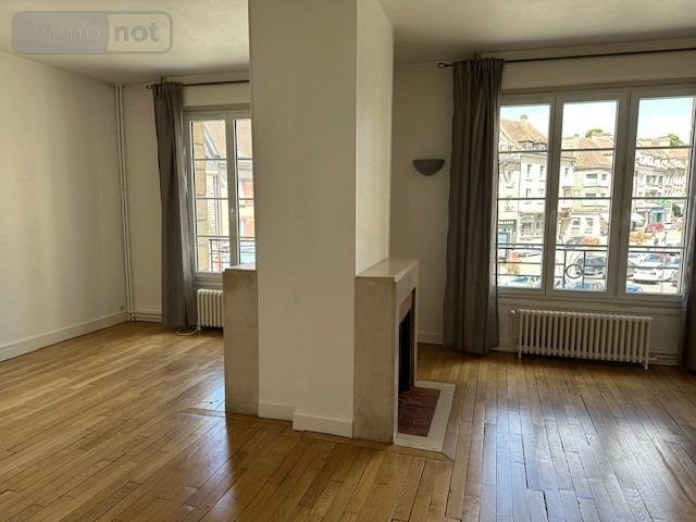 Location appartement Neufchâtel-en-Bray 76270 Seine-Maritime 83 m2 3 pièces 732 euros