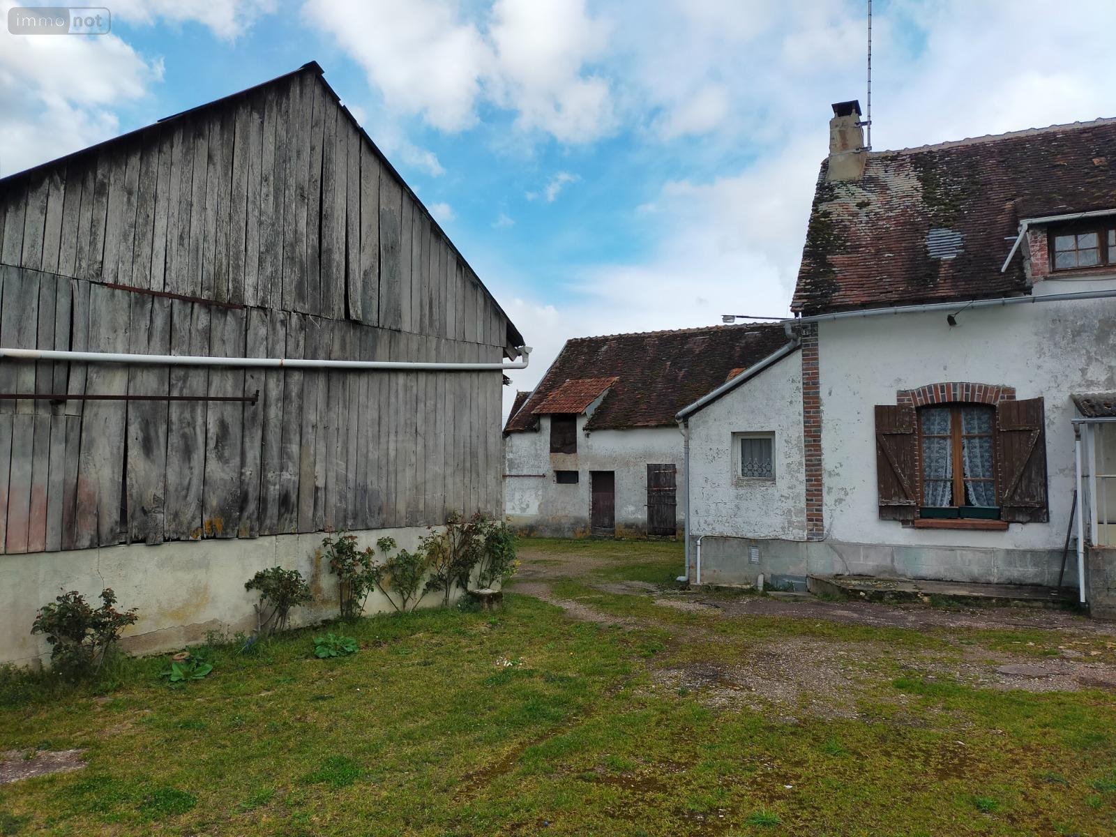 Maison a vendre Villeneuve-les-Genêts 89350 Yonne 92 m2 5 pièces 94680 euros