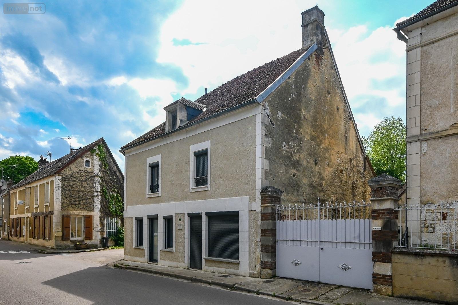 Location maison Ouanne 89560 Yonne 115 m2 5 pièces 750 euros