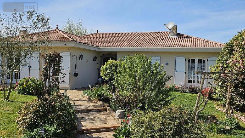 Maison a vendre Mouilleron-le-Captif 85000 Vendée 7 pièces 449500 euros