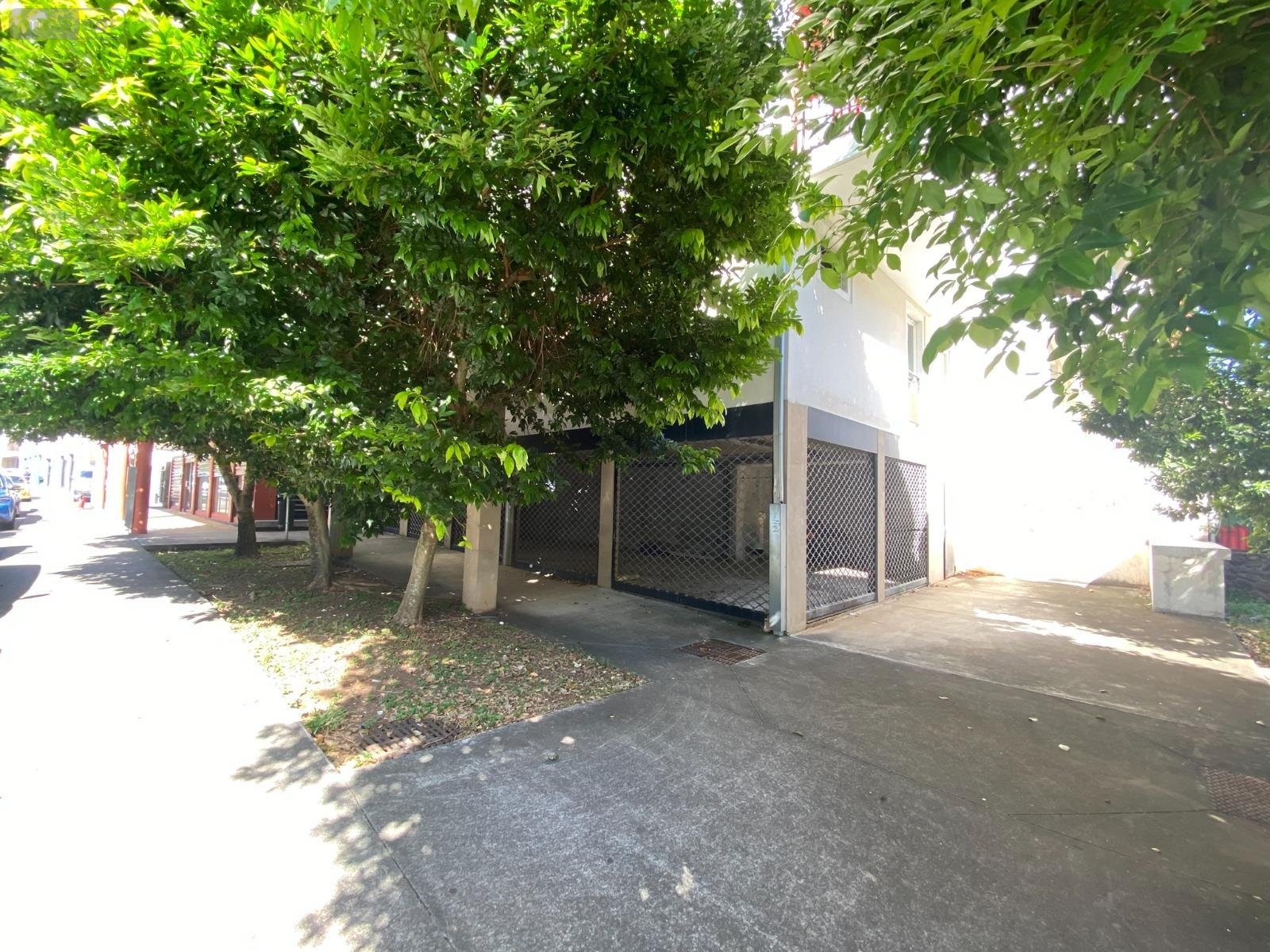 Fonds et murs commerciaux a vendre Sainte-Marie 97438 Réunion  181500 euros