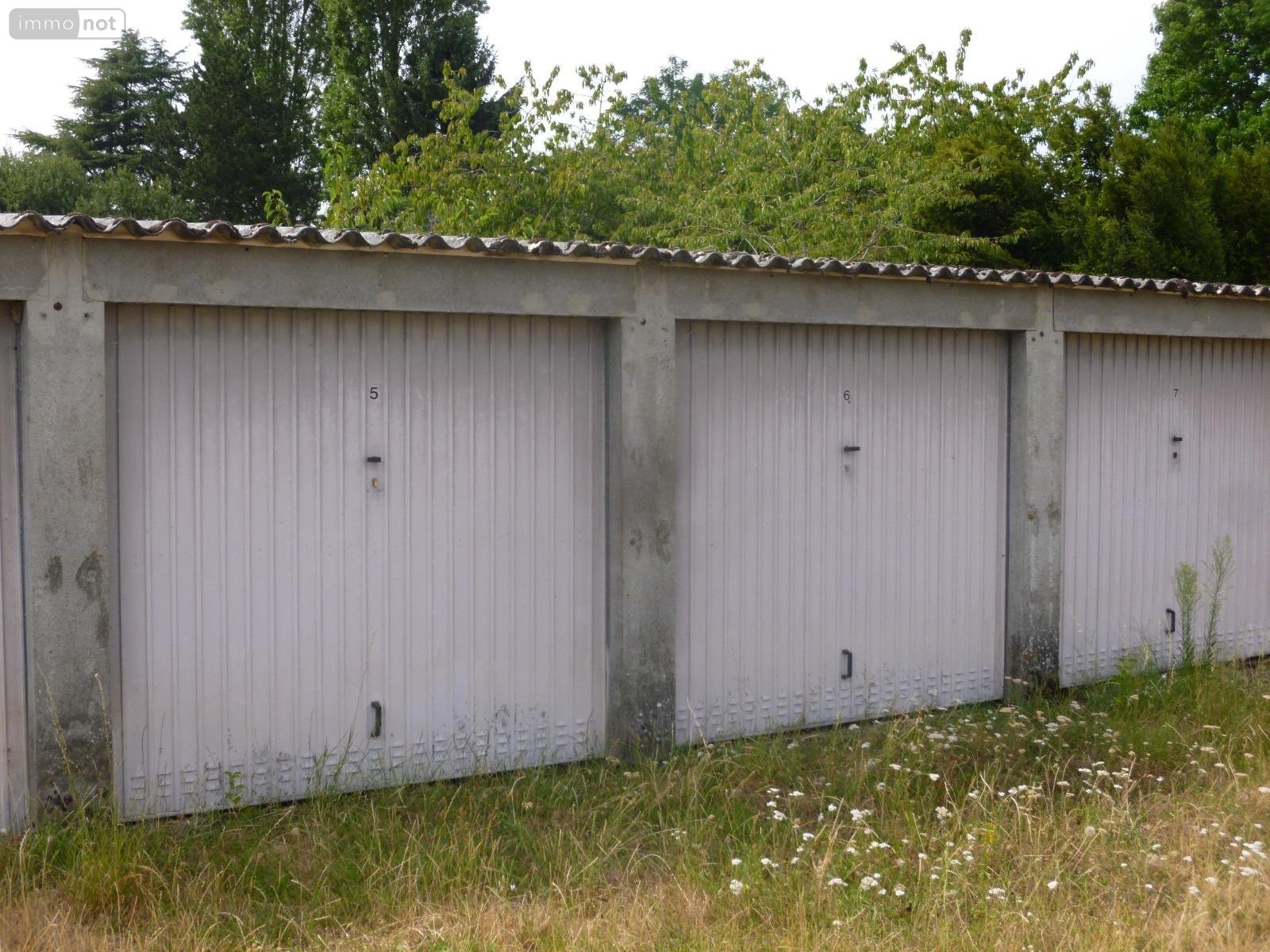 Garage et parking a vendre Cosne-Cours-sur-Loire 58200 Nièvre 28 m2  8700 euros