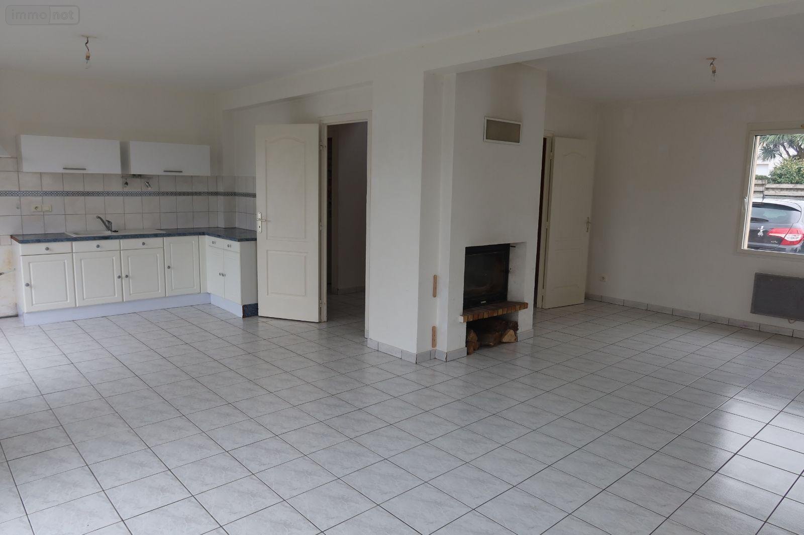Location maison Saint-Derrien 29440 Finistère 106 m2 4 pièces 800 euros