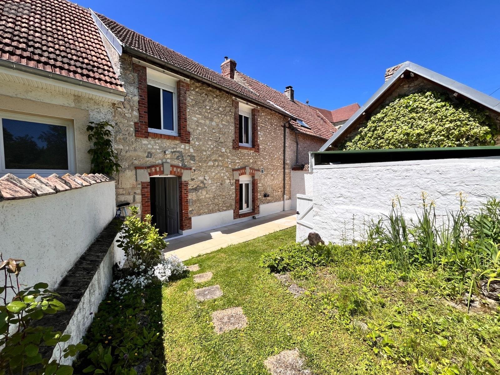 Location maison Faverolles-et-Coëmy 51170 Marne 80 m2 4 pièces 650 euros