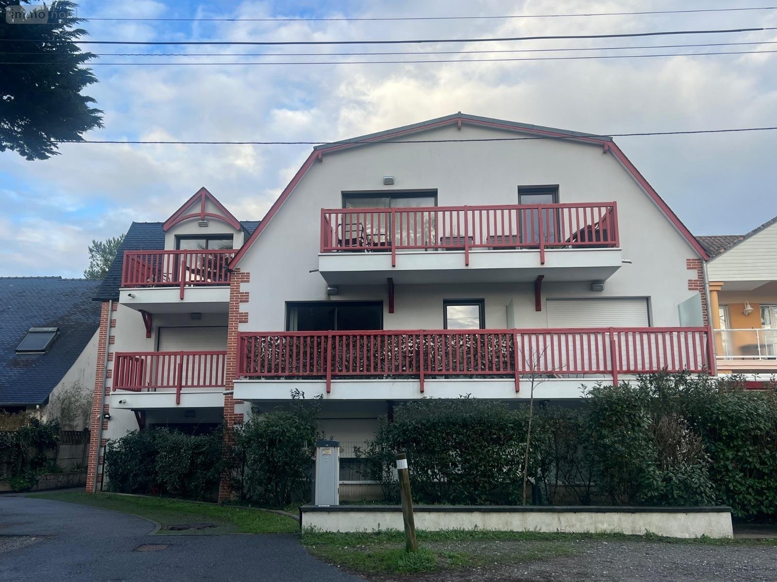 Location garage et parking Pornichet 44380 Loire-Atlantique 14 m2  108 euros