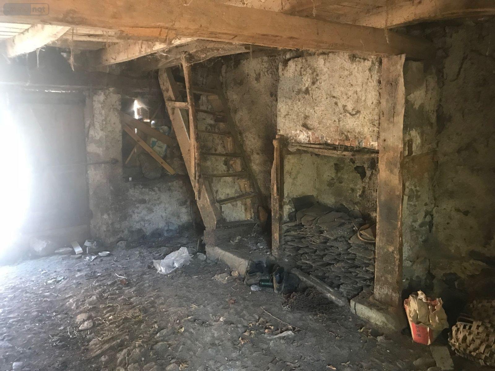 Bien agricole a vendre Anglards-de-Salers 15380 Cantal  29680 euros