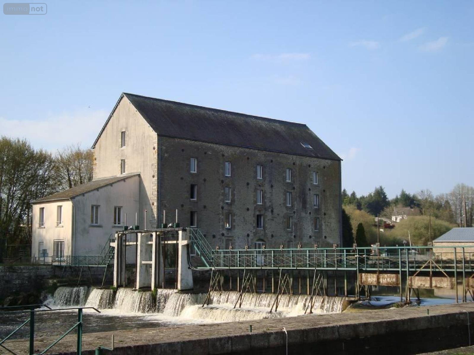 Immeuble a vendre Le Sourn 56300 Morbihan 1137 m2  314400 euros