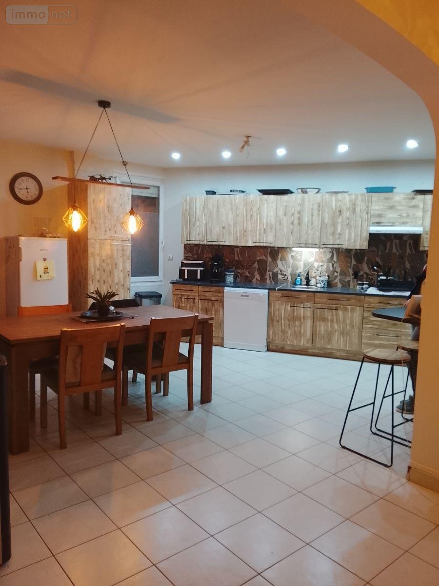 Maison a vendre La Flèche 72200 Sarthe 122 m2 6 pièces 188640 euros