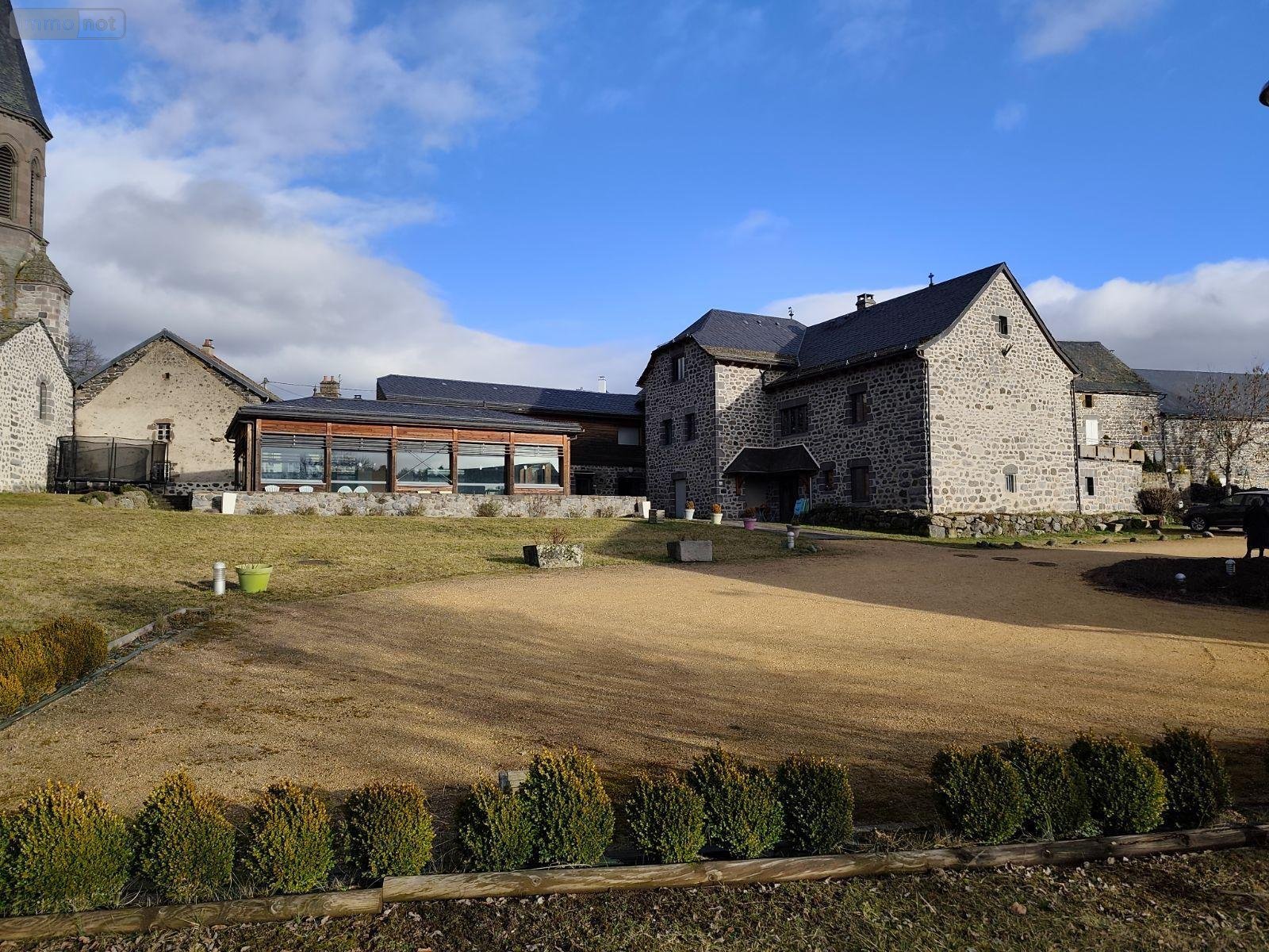 Maison a vendre Neussargues en Pinatelle 15170 Cantal 300 m2 16 pièces 999000 euros
