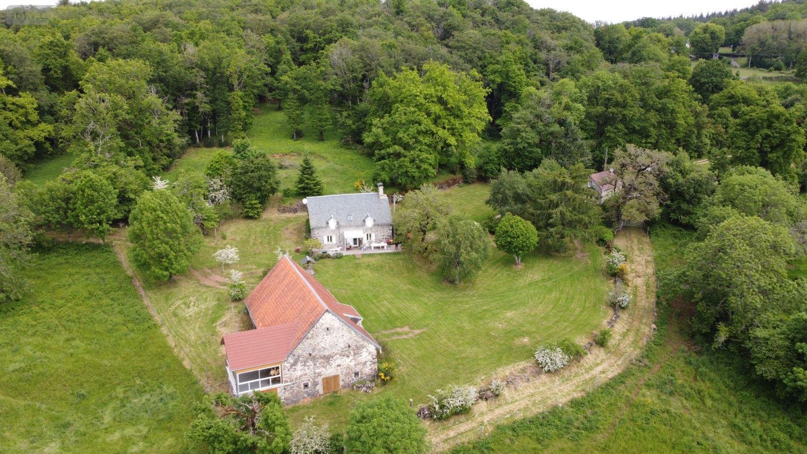 Bien agricole a vendre Sarroux - Saint Julien 19110 Corrèze  488800 euros