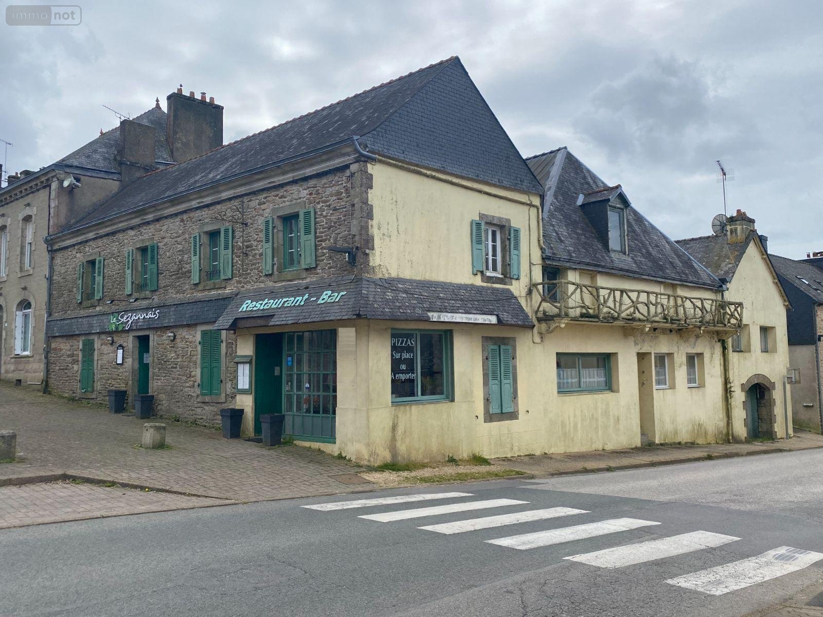 Immeuble a vendre Coray 29370 Finistère 350 m2  106000 euros