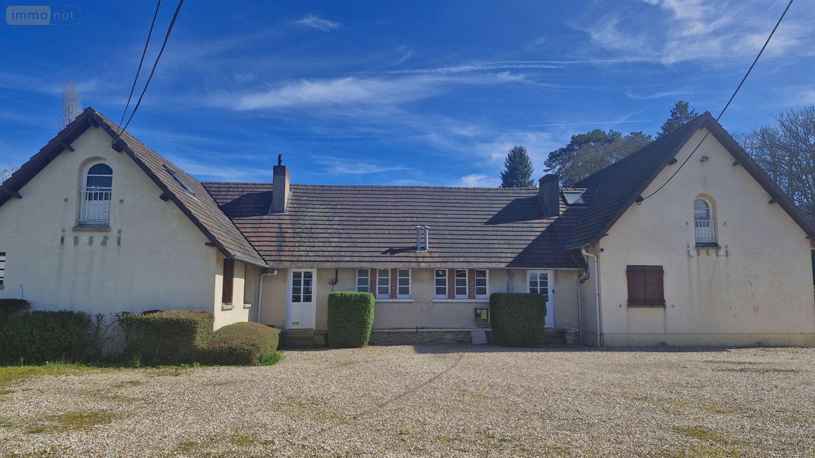 Location immeuble de rapport Forges-les-Eaux 76440 Seine-Maritime 249 m2  2640 euros