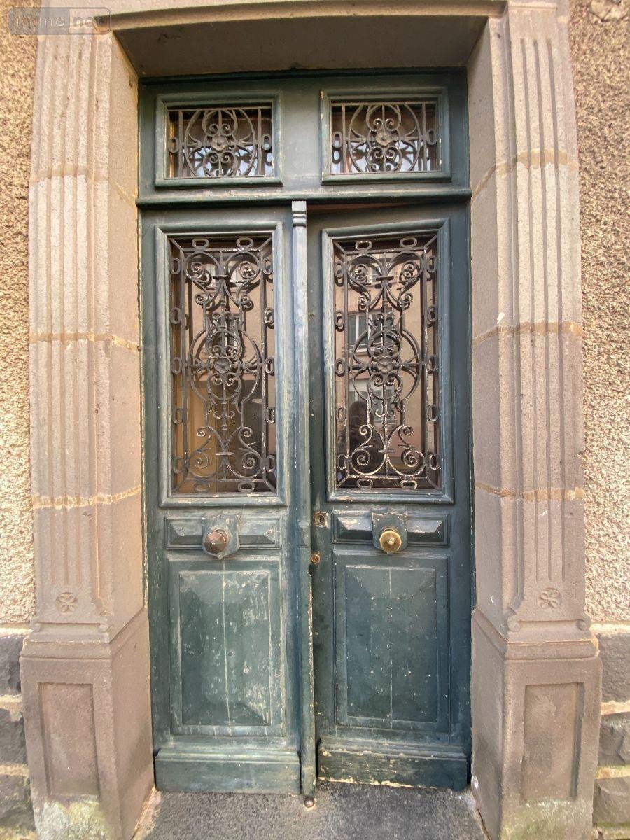 Immeuble a vendre Mauriac 15200 Cantal  307400 euros