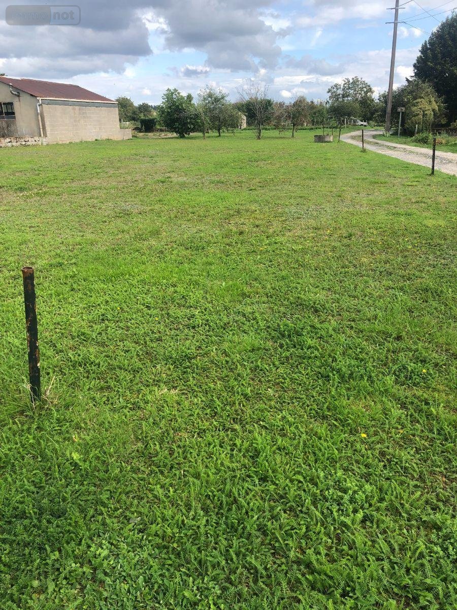 Terrain a batir a vendre Saint-Amand-Montrond 18200 Cher 783 m2  15000 euros