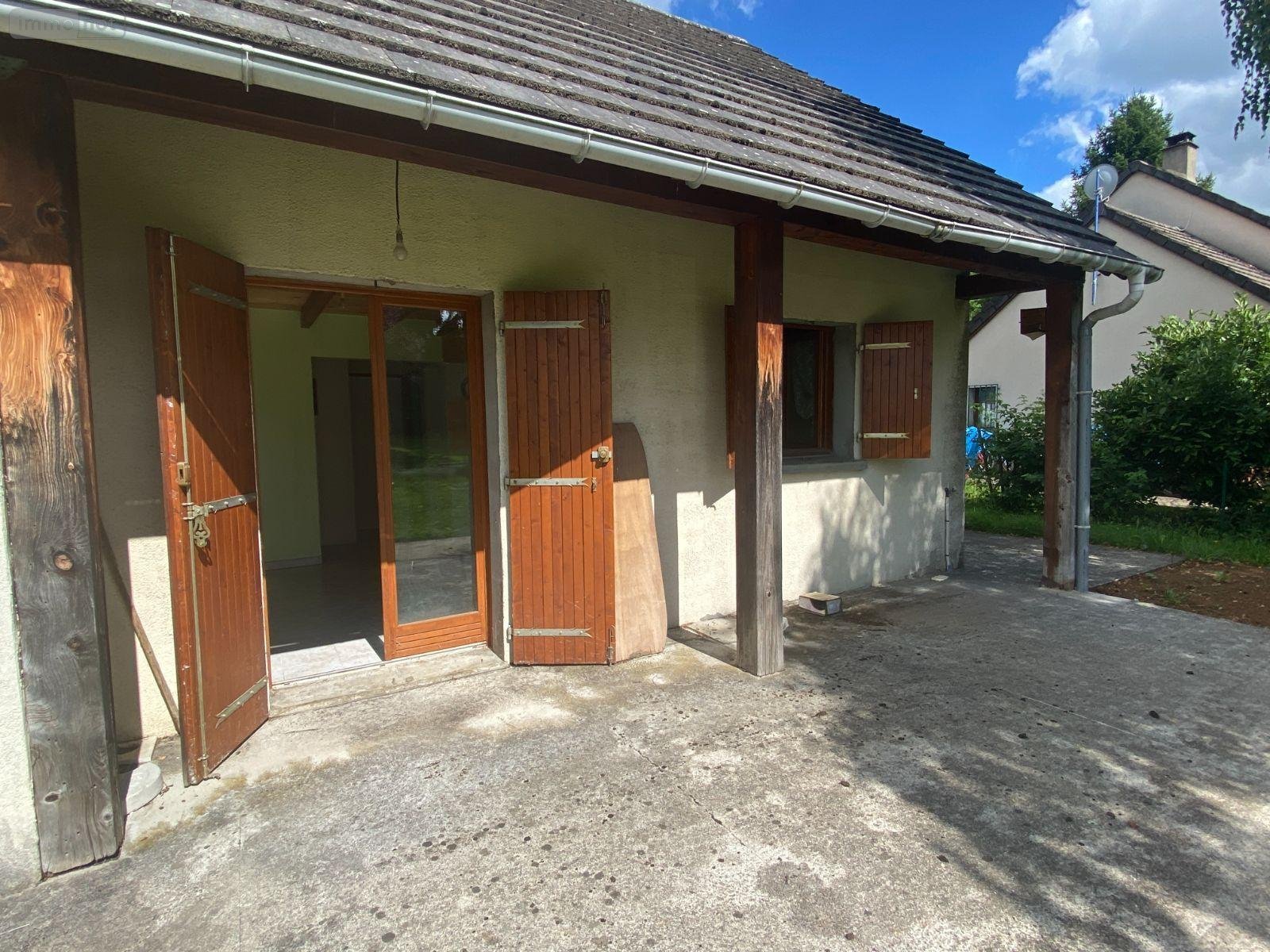 Maison a vendre Sauvat 15240 Cantal 100 m2  84800 euros