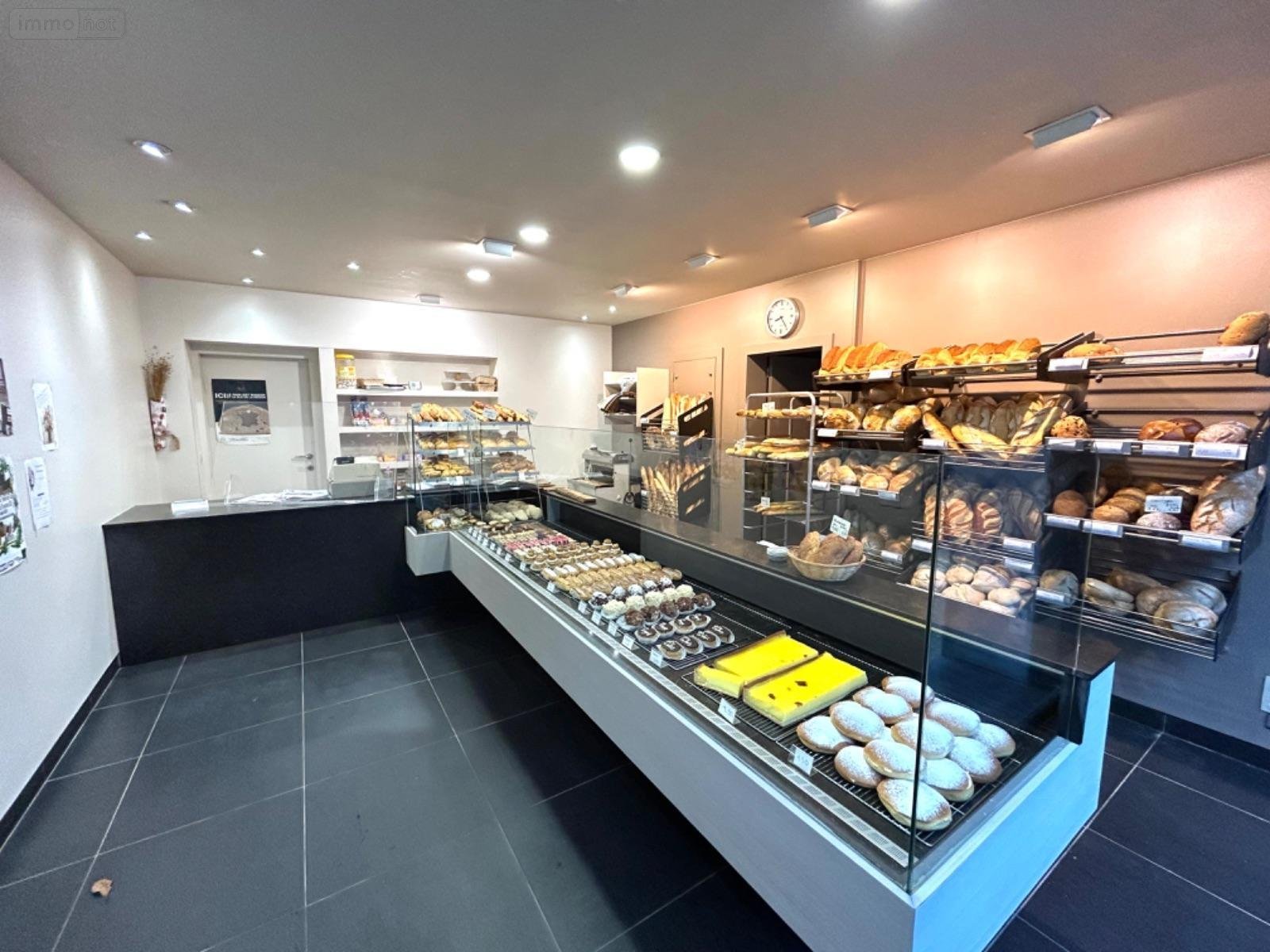 Fonds et murs commerciaux a vendre Hondschoote 59122 Nord 34 m2  106750 euros