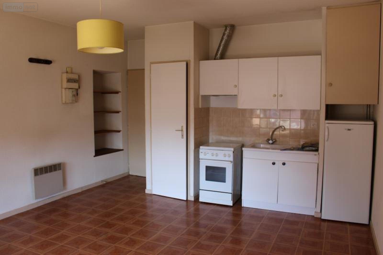Location appartement Cluny 71250 Saône-et-Loire 20 m2 1 pièce 340 euros