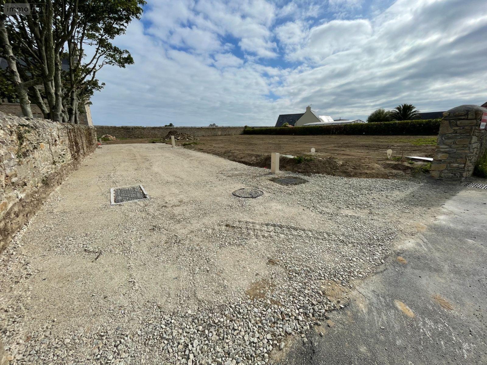 Terrain a batir a vendre Santec 29250 Finistère 697 m2  145140 euros
