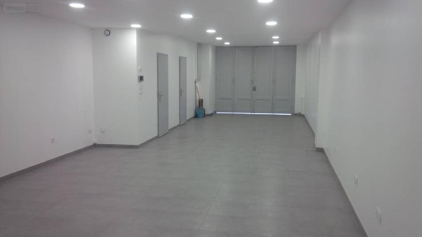 Location garage et parking Lille 59000 Nord 75 m2  900 euros