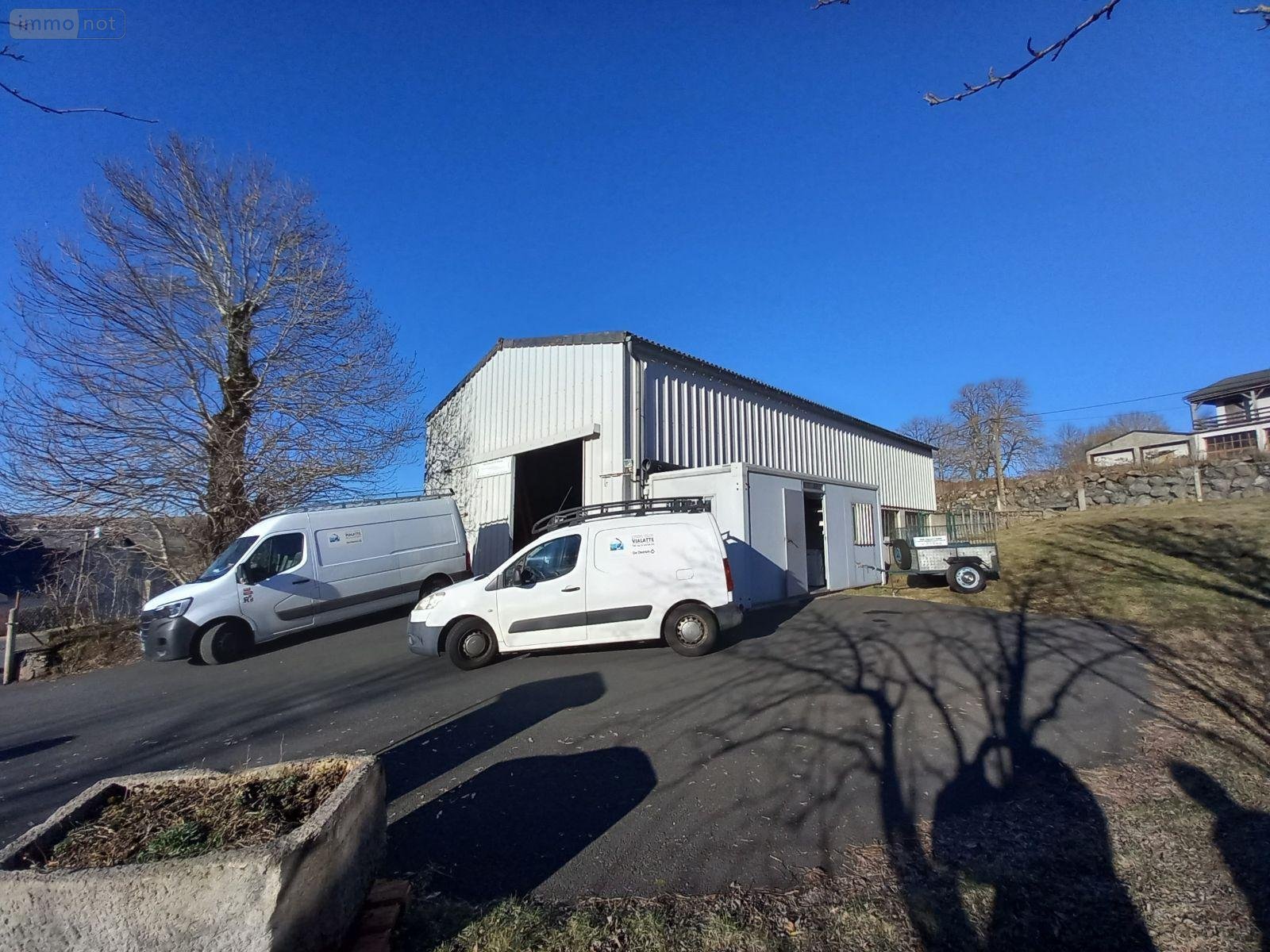 Immeuble a vendre Allanche 15160 Cantal  143600 euros