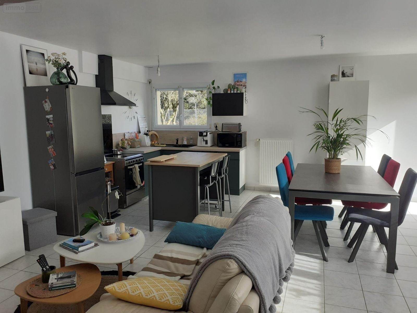 Location maison Vitré 35500 Ille-et-Vilaine 82 m2 4 pièces 780 euros