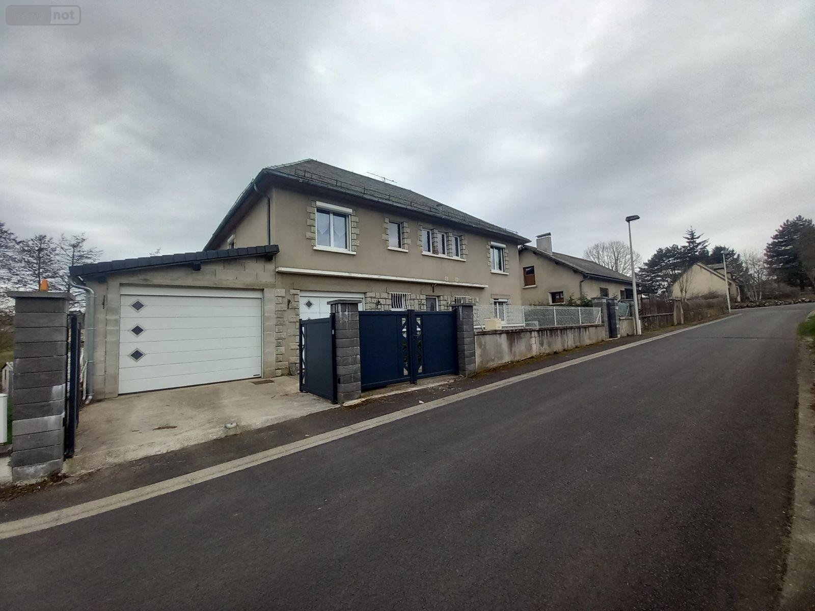 Maison a vendre Ussel 15300 Cantal 150 m2  211458 euros