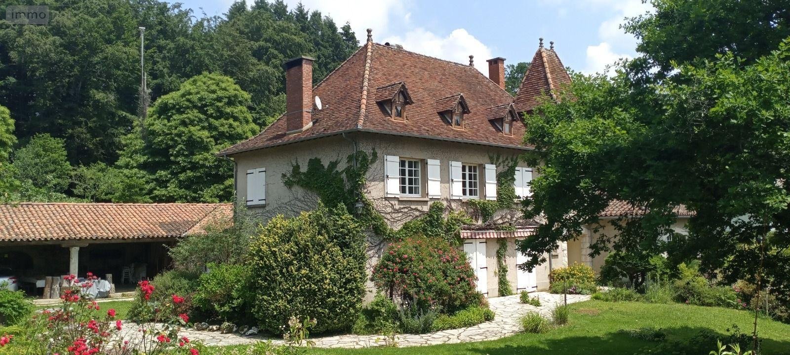 propriete a vendre Latronquière 46210 Lot 226 m2 8 pièces 411910 euros