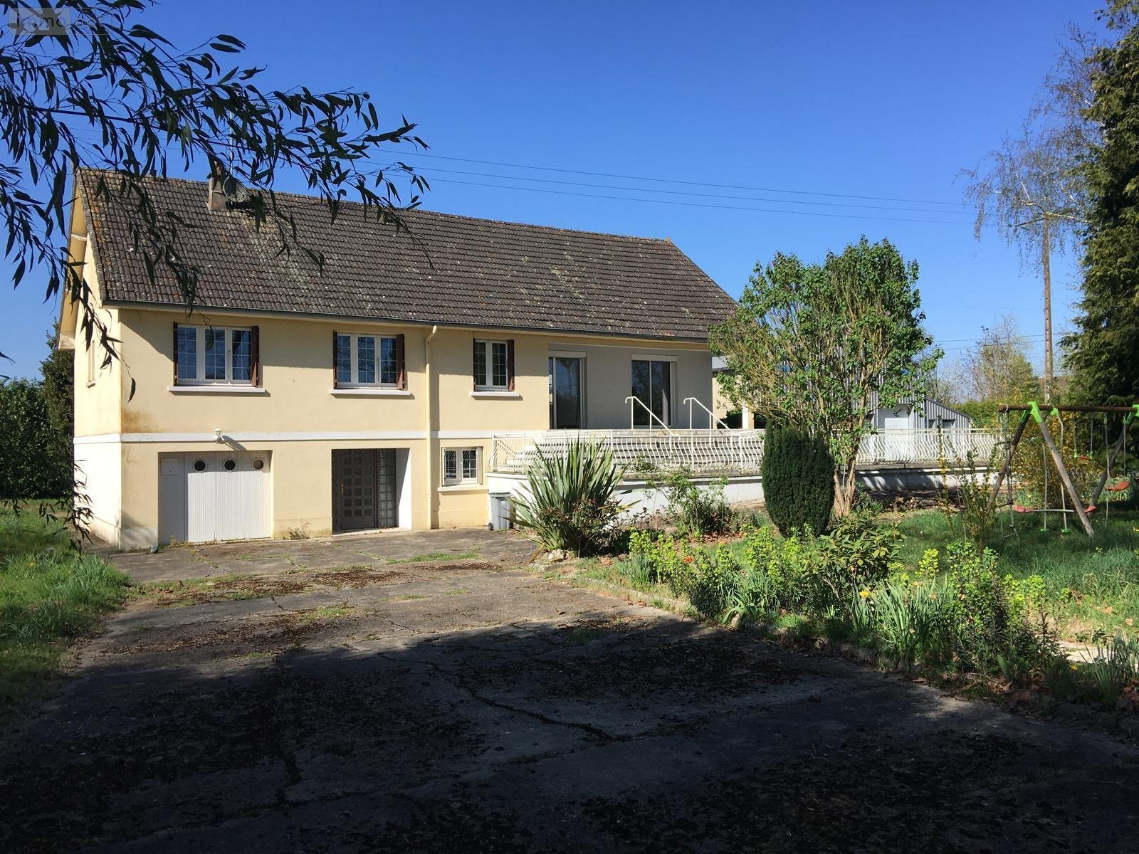 Maison a vendre La Flèche 72200 Sarthe 168 m2 12 pièces 220080 euros