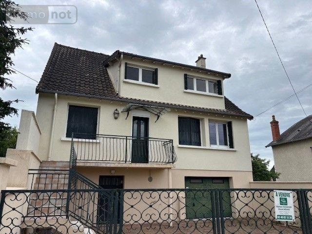 Maison a vendre Saint-Amand-Montrond 18200 Cher 117 m2 5 pièces 142400 euros