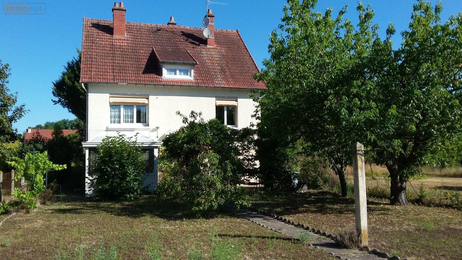 Maison a vendre Saint-Amand-Montrond 18200 Cher 150 m2 8 pièces 152800 euros