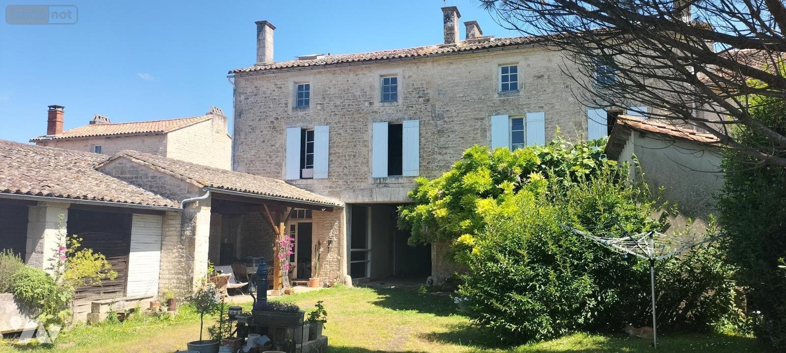 Maison a vendre Brioux-sur-Boutonne 79170 Deux-Sèvres 337 m2 14 pièces 198000 euros