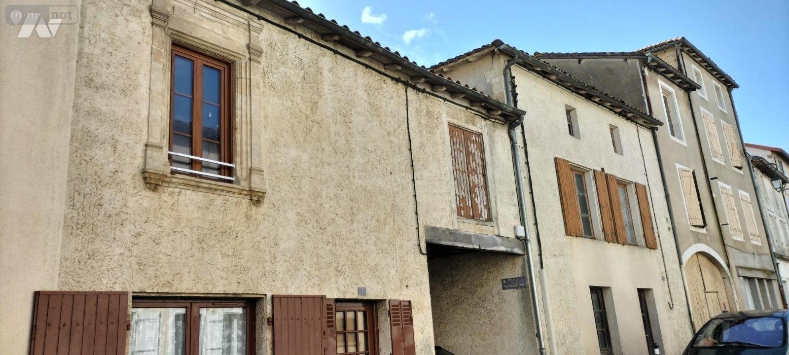Immeuble a vendre Lezay 79120 Deux-Sèvres 325 m2  106100 euros
