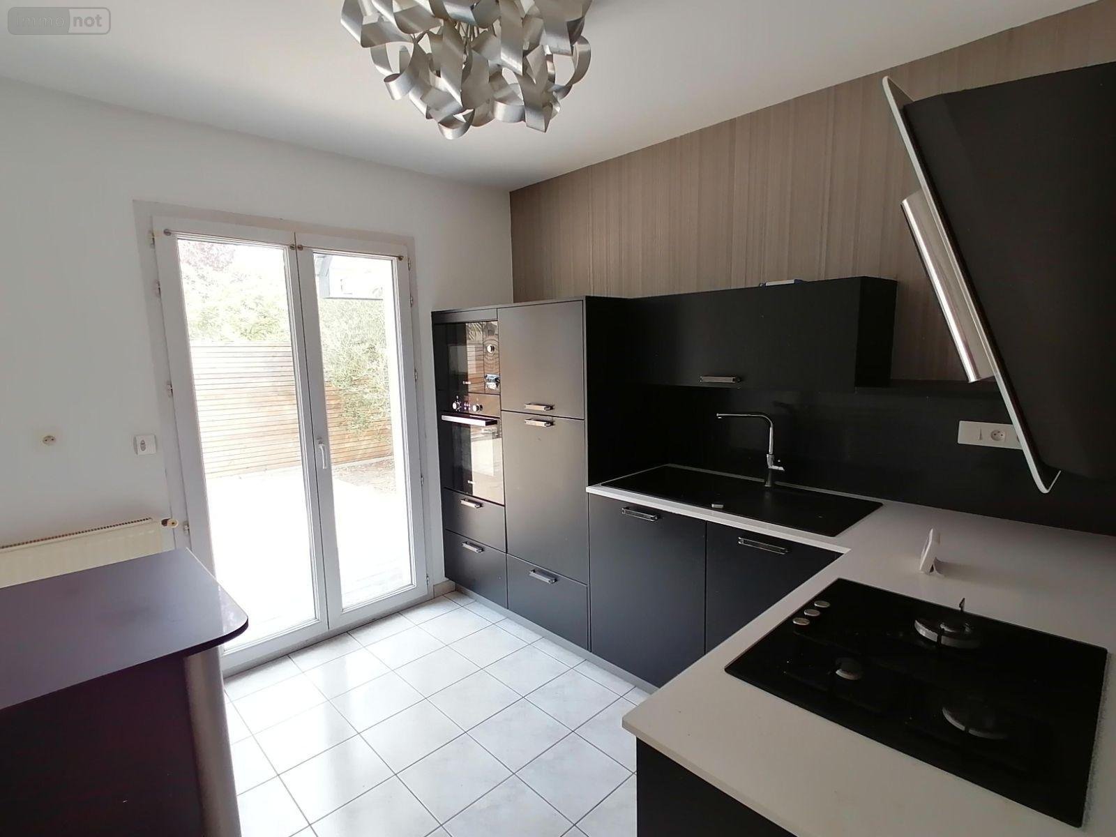 Location maison Bruz 35170 Ille-et-Vilaine 100 m2 5 pièces 1200 euros