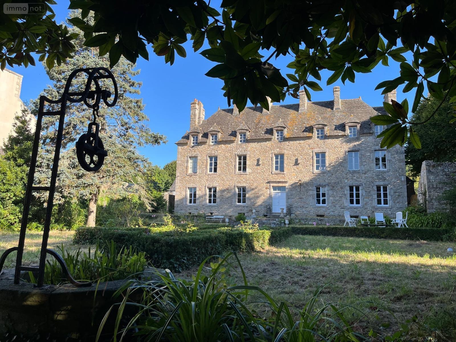 Maison a vendre Saint-Pol-de-Léon 29250 Finistère 370 m2 18 pièces 456200 euros