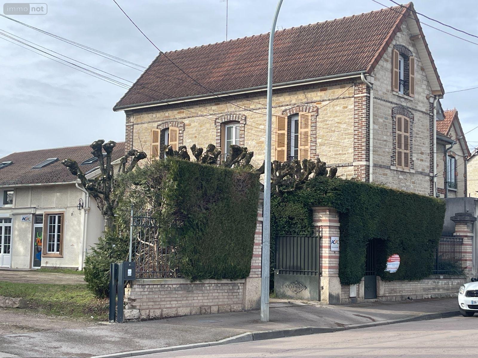 Immeuble a vendre Troyes 10000 Aube 350 m2  395000 euros