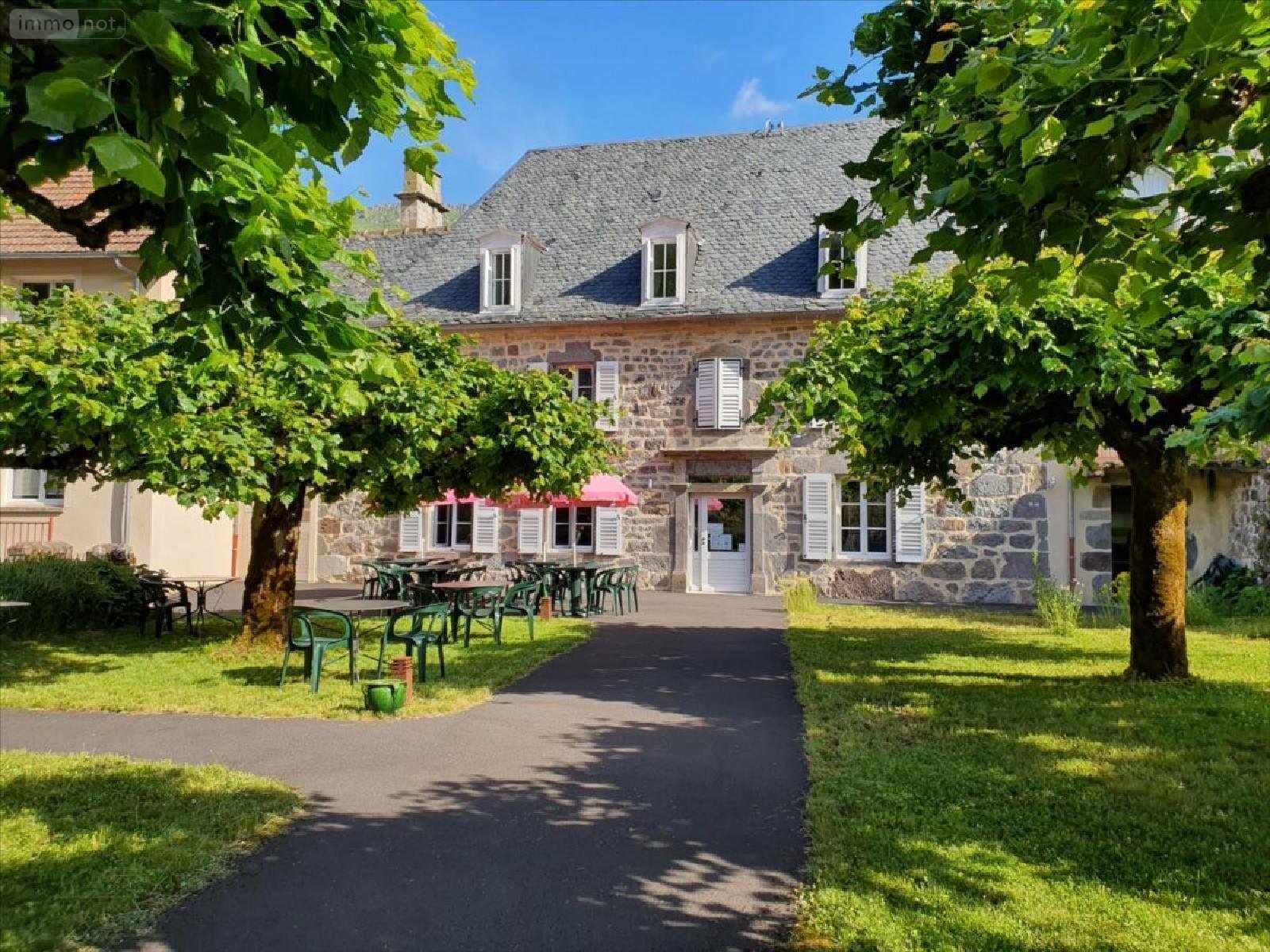 Fonds et murs commerciaux a vendre Mandailles-Saint-Julien 15590 Cantal 487 m2  653373 euros