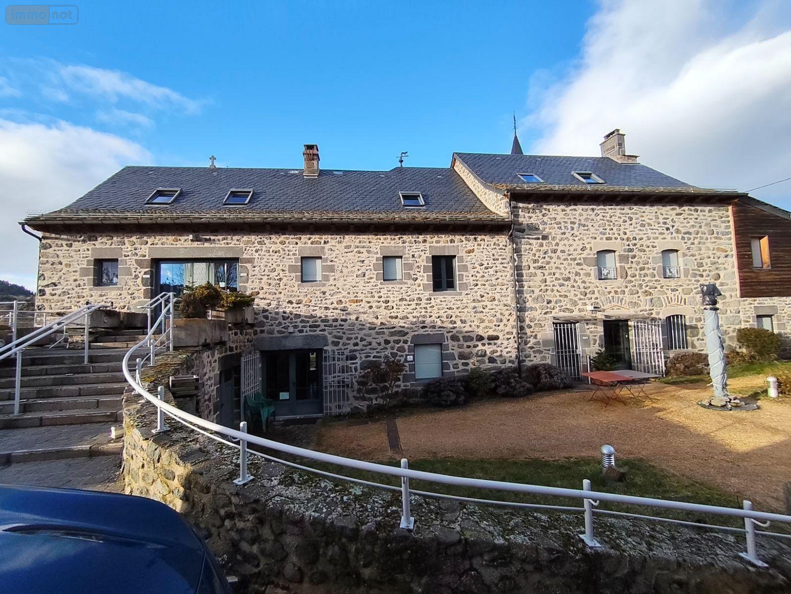 propriete a vendre Neussargues en Pinatelle 15170 Cantal 300 m2 16 pièces 999000 euros