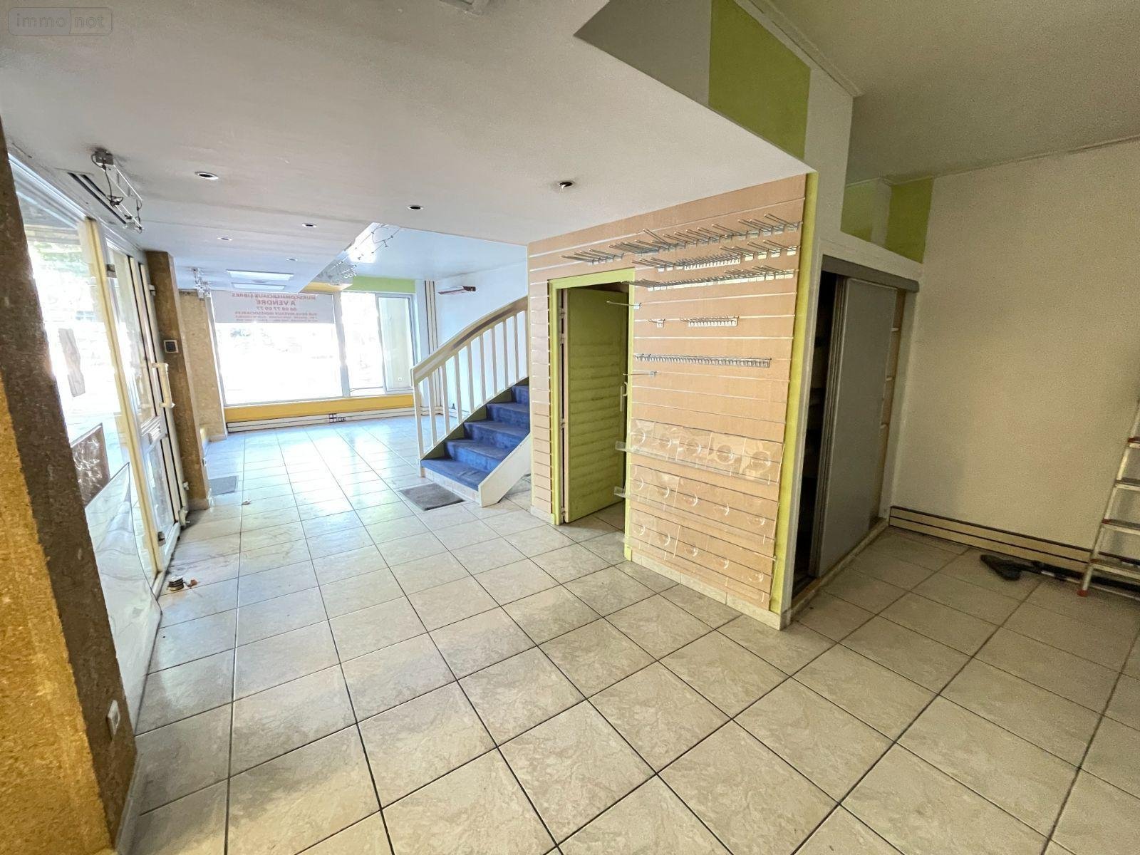 Fonds et murs commerciaux a vendre Manosque 04100 Alpes-de-Haute-Provence 156 m2  200200 euros